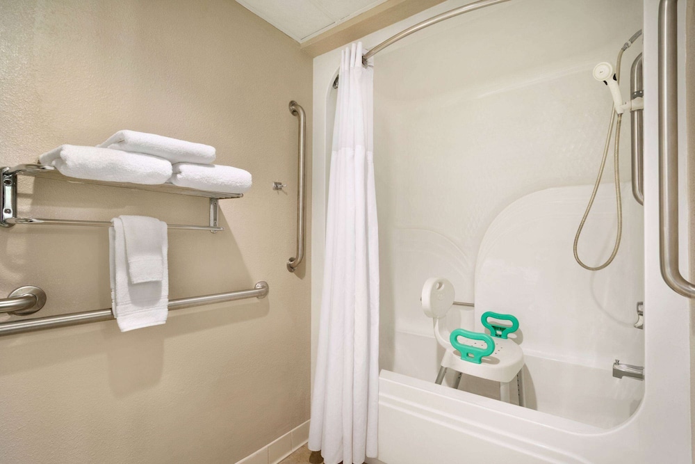Super 8 By Wyndham Chambersburg I-81 41/43