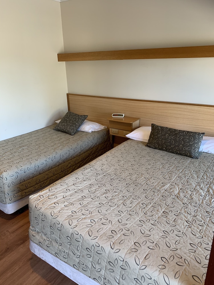 Tanjil Motor Inn 13/48