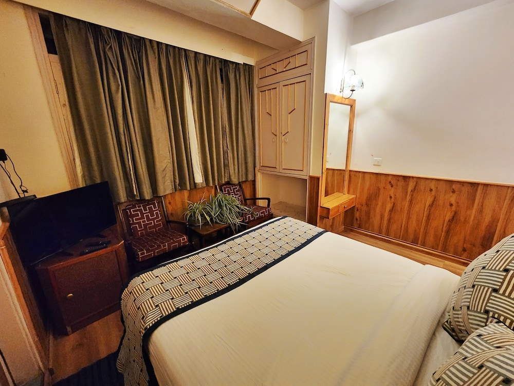 Hotel Pine View ( Pure Vegetarian ) 16/50