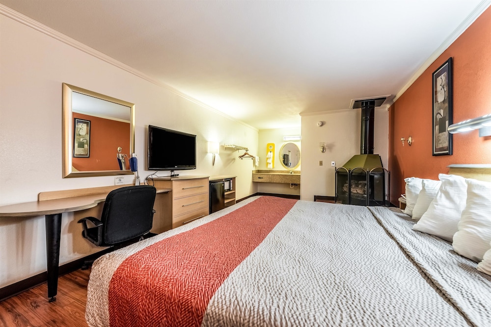 Motel6 Gatlinburg, TN - Smoky Mountains 16/40