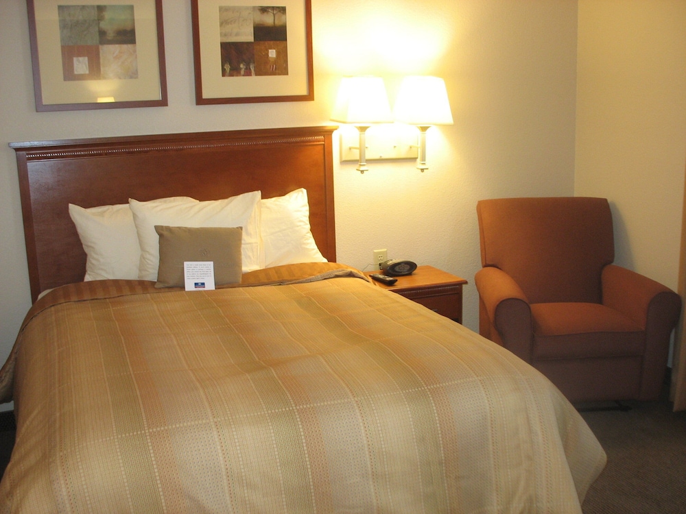 Candlewood Suites Indianapolis Northwest 30/74
