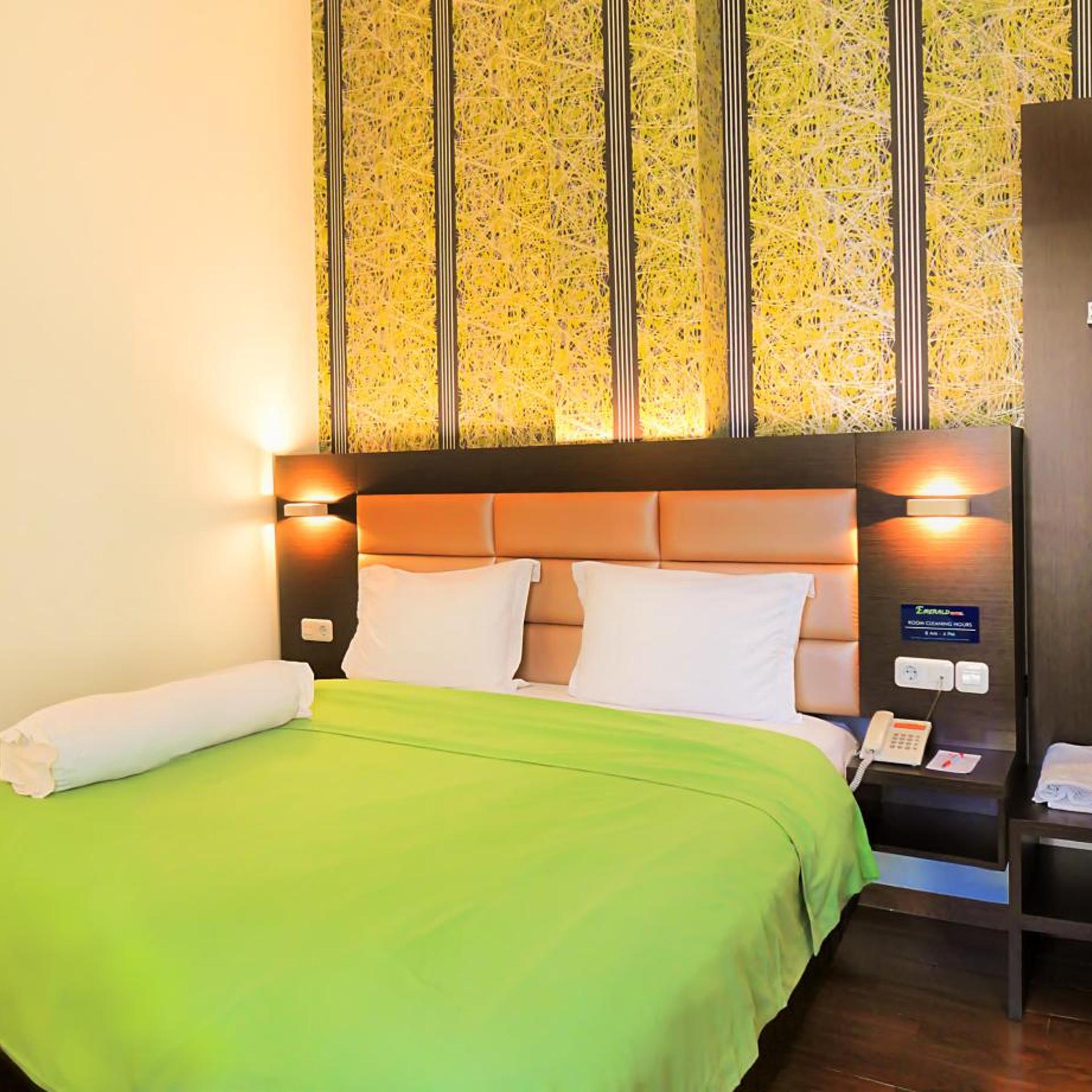 Emerald Hotel 28/42