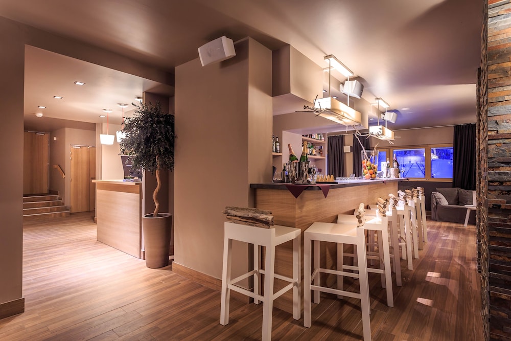 LE GRAND AIGLE HOTEL 39/50
