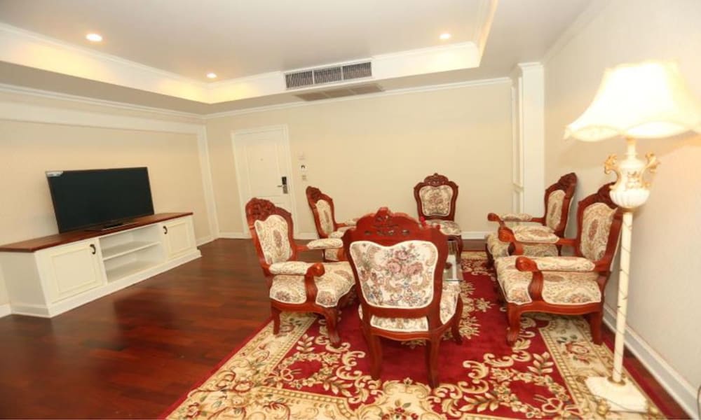 Arawan Riverside Hotel 41/65