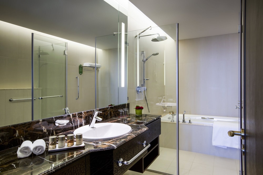2 Bedrooms, Deluxe, Apartment, 1 King and 1 Single Beds, Bab Al Qasr Residence 10/10