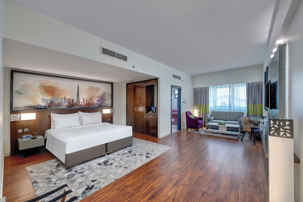 JUNIOR SUITE, KING BED
