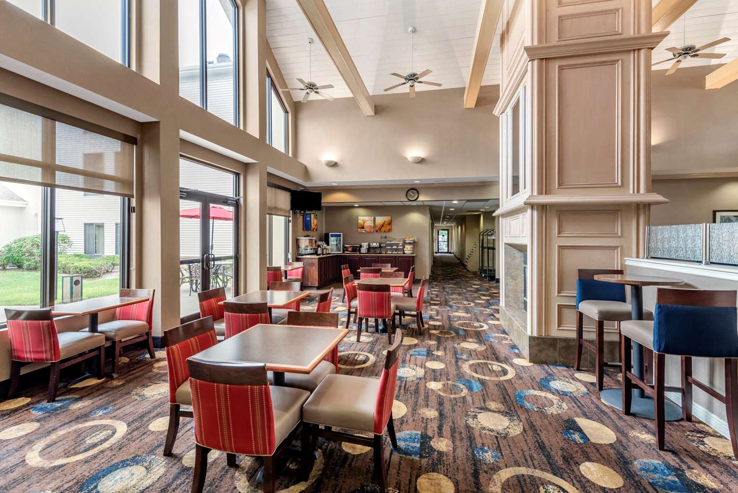 Comfort Inn & Suites Warsaw near US-30 33/44