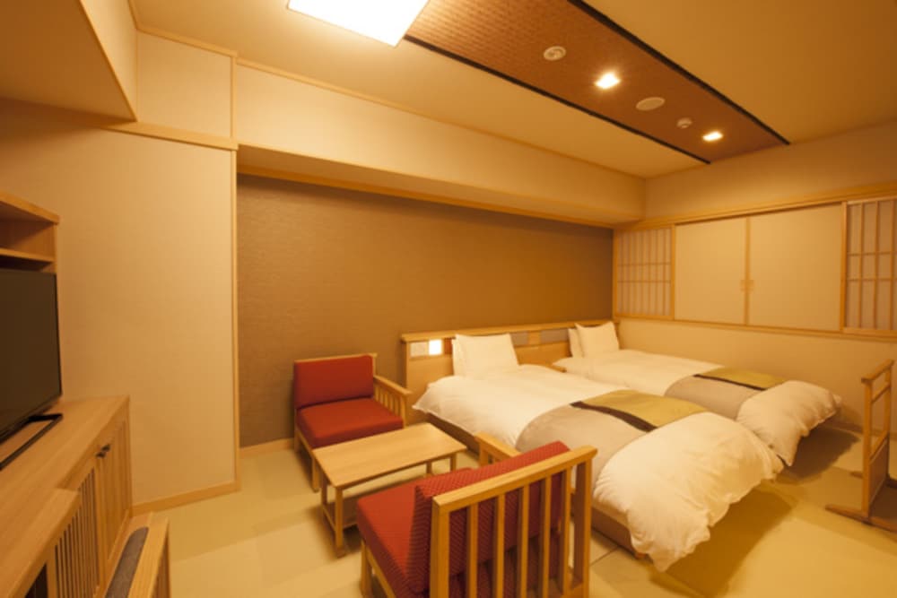 Moderate, Twin Beds