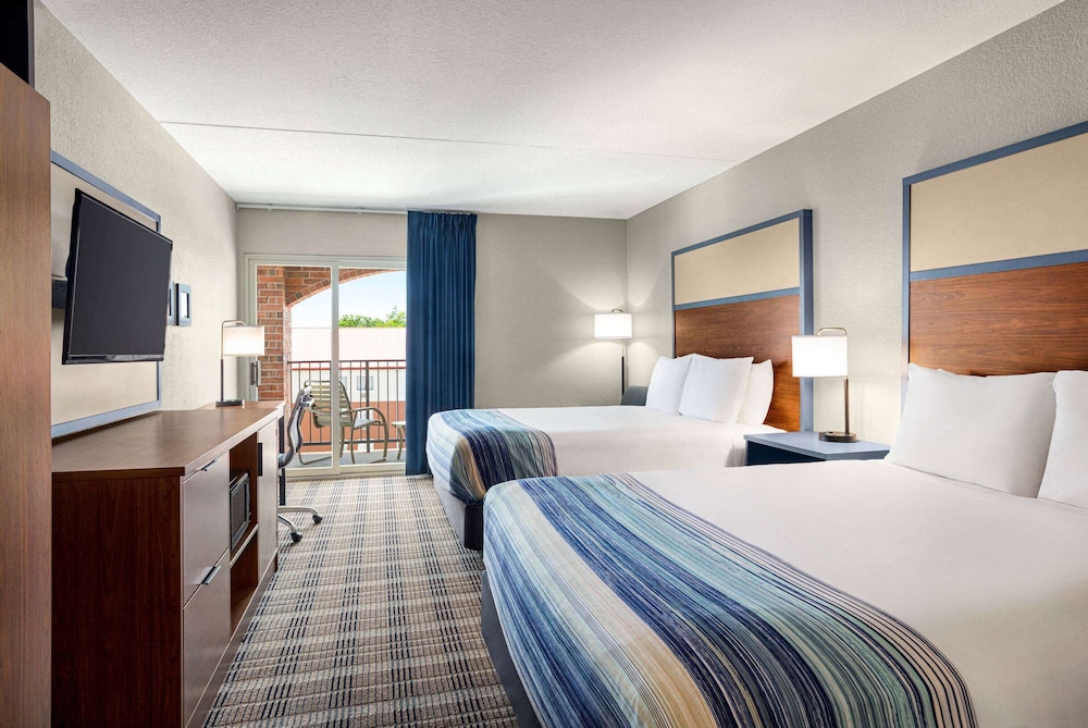 AmericInn by Wyndham Branson and Conference Center 20/62