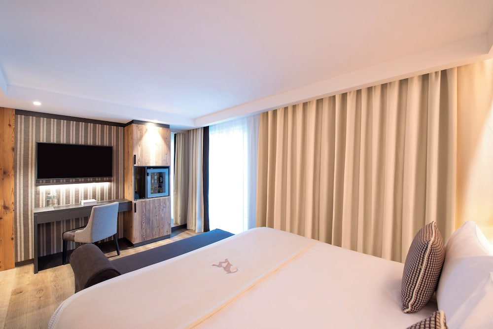 1 BEDROOM, DELUXE, DOUBLE OR TWIN BED