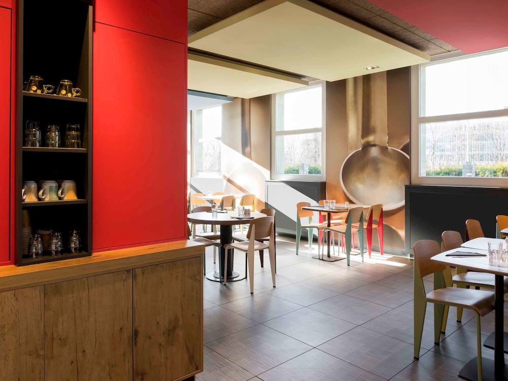IBIS GENEVE AEROPORT 54/66
