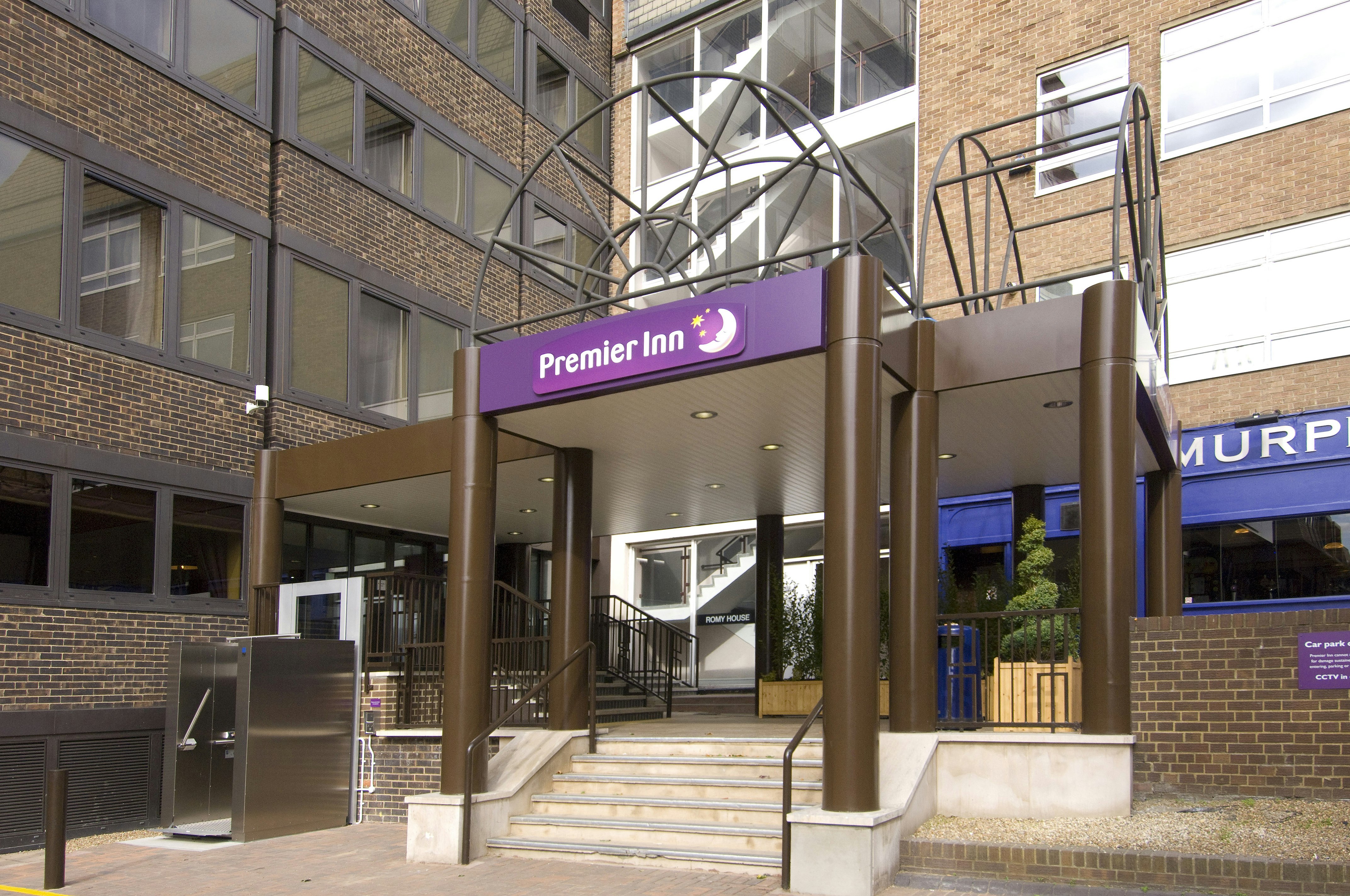 Premier Inn Brentwood in BRENTWOOD