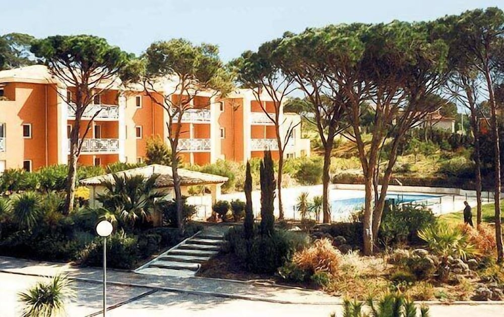 Residence Lagrange Vacances Le Domaine Des Grands Pins 23/25