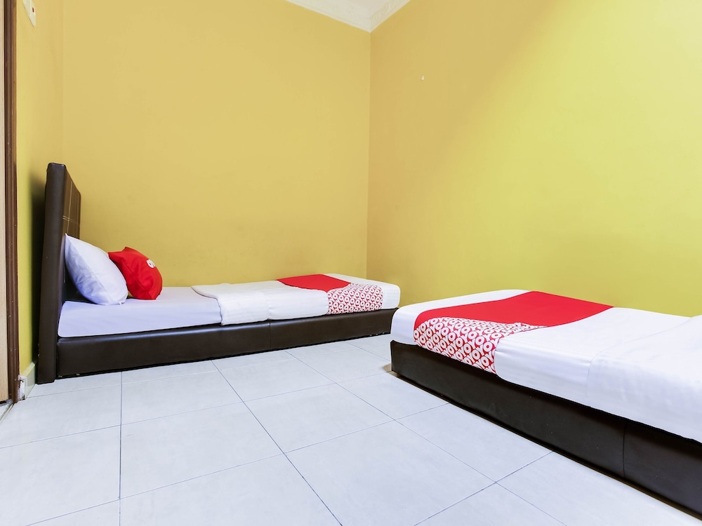 OYO 89406 Lucky Budget Hotel 4/21