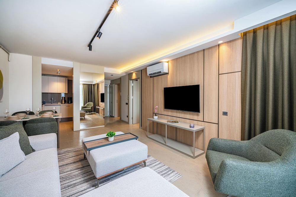 Casamax Suites 18/27