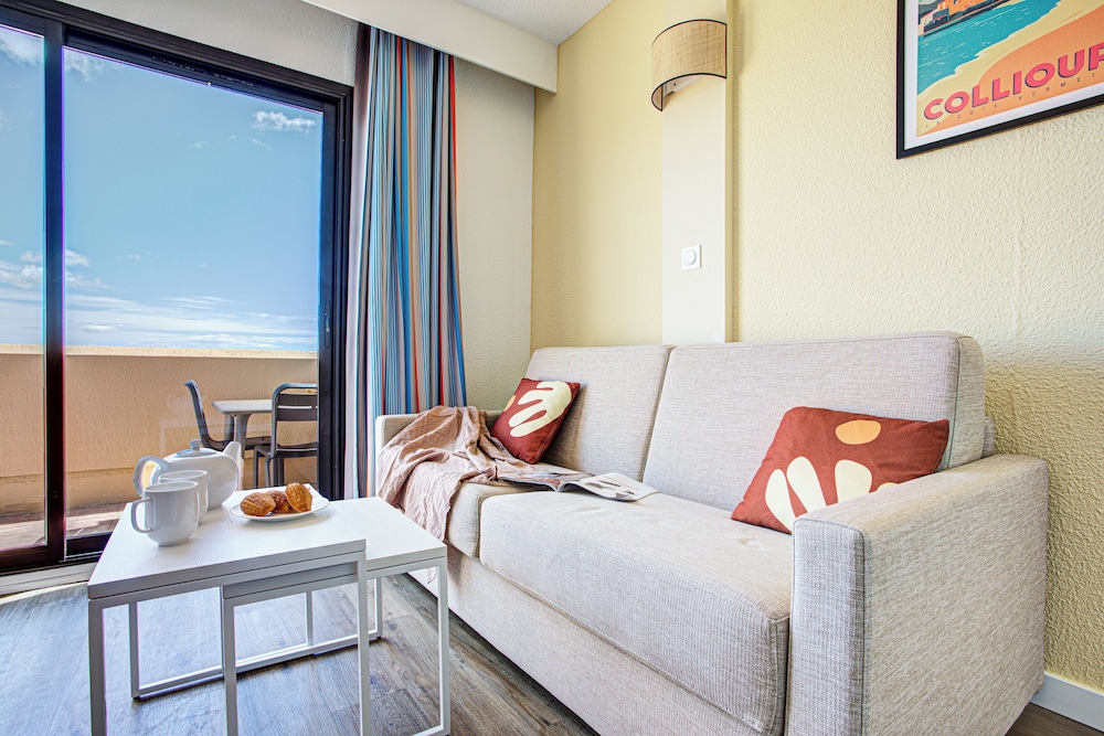 Renovated, Studio, Trundle Bed, Sea View, Balcony or Terrace