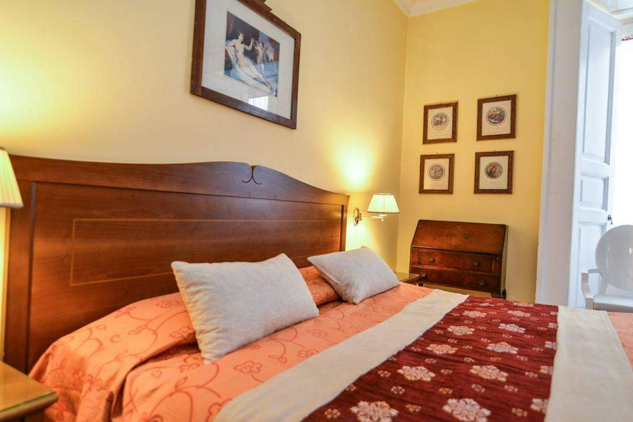 Akropolis Hotel 10/63