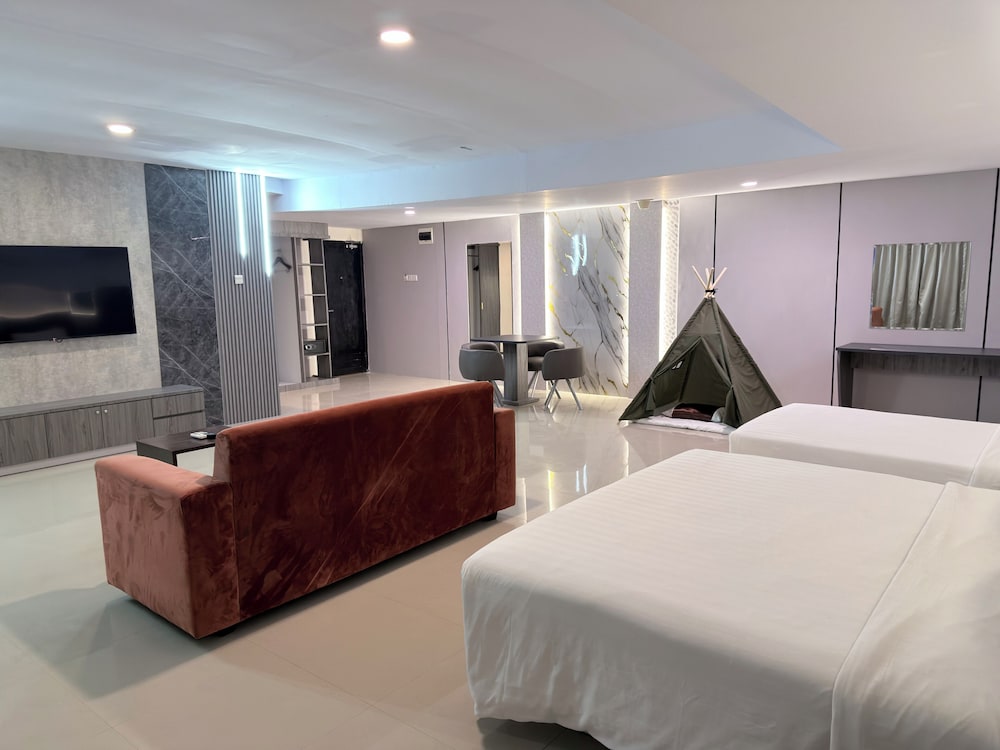 Pavilion, Suite, King Bed