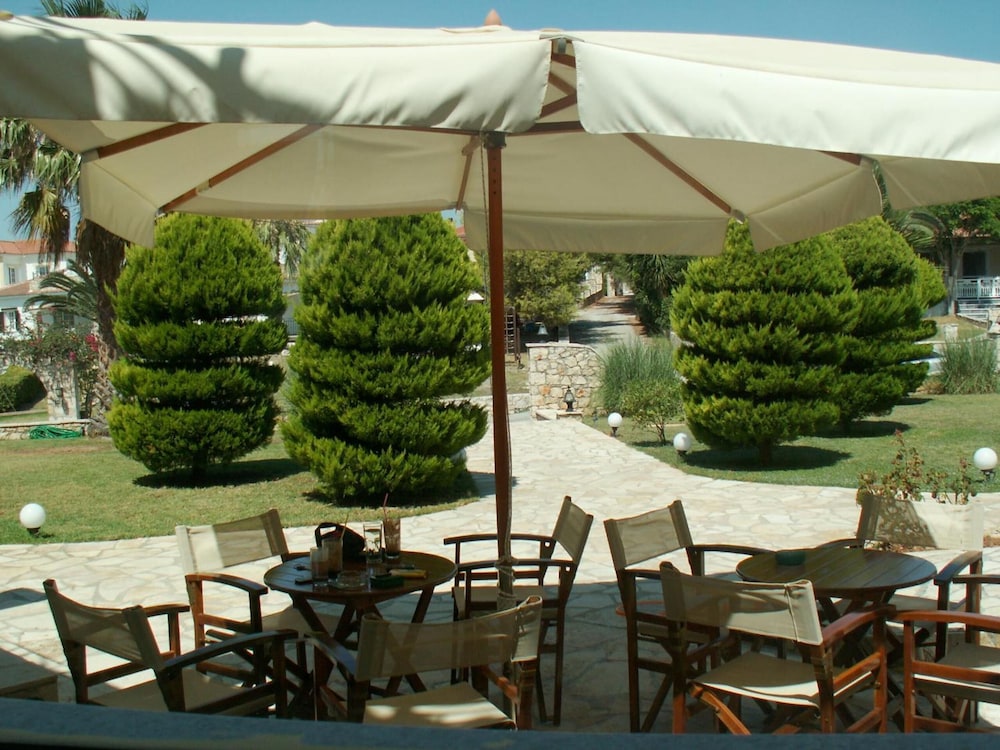 Elanthi Village Hotel 69/85