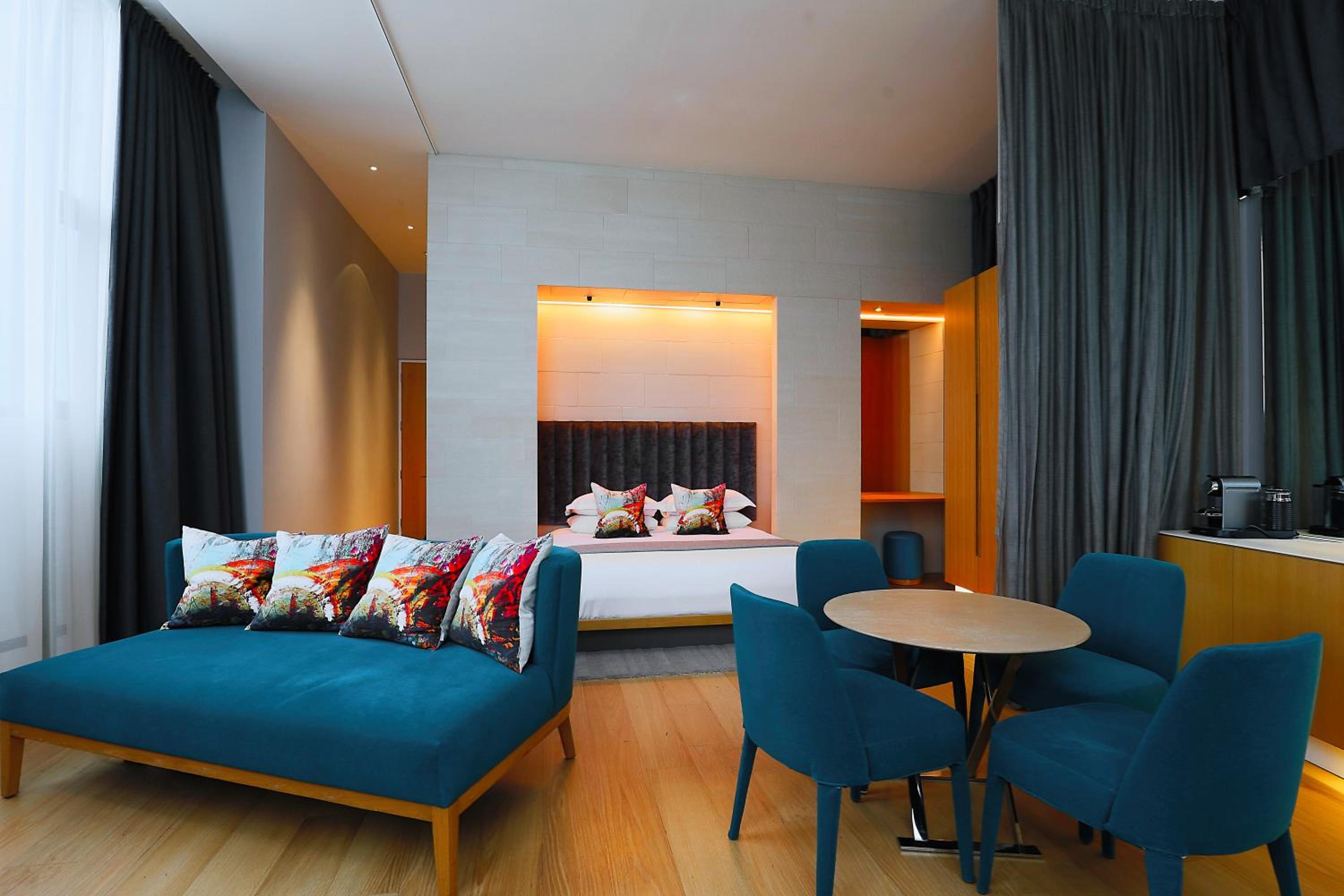 جناح سيغنتشر، Malmaison Cheltenham 5/8