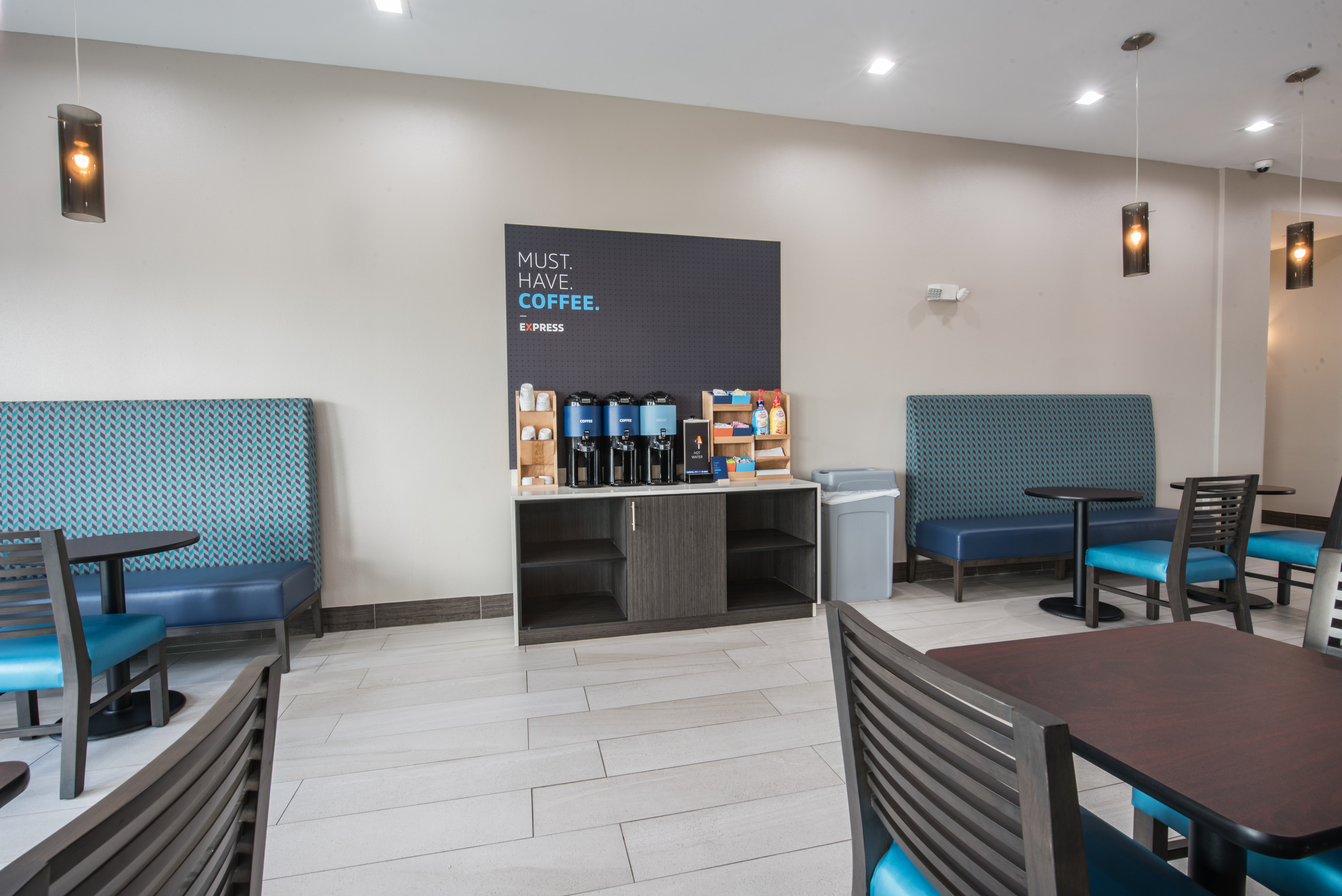 Holiday Inn Express Suites Houston Se Airport Area 65/71