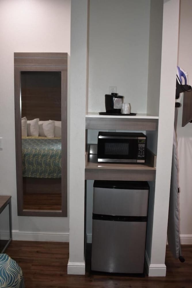 Grand Villa Inn & Suites- Humble 18/27