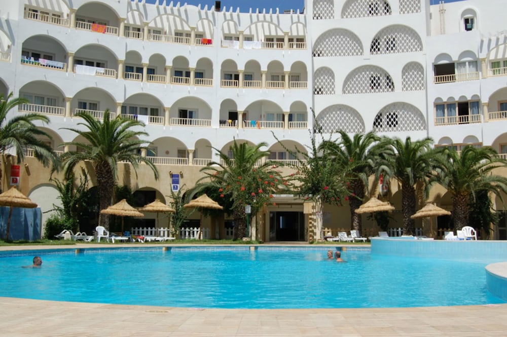 Delphin el Habib in MONASTIR