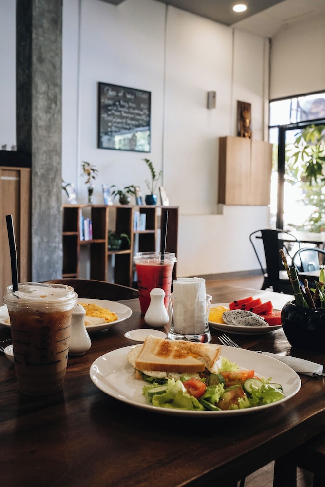 Suite Home Boutique Hotel 53/60