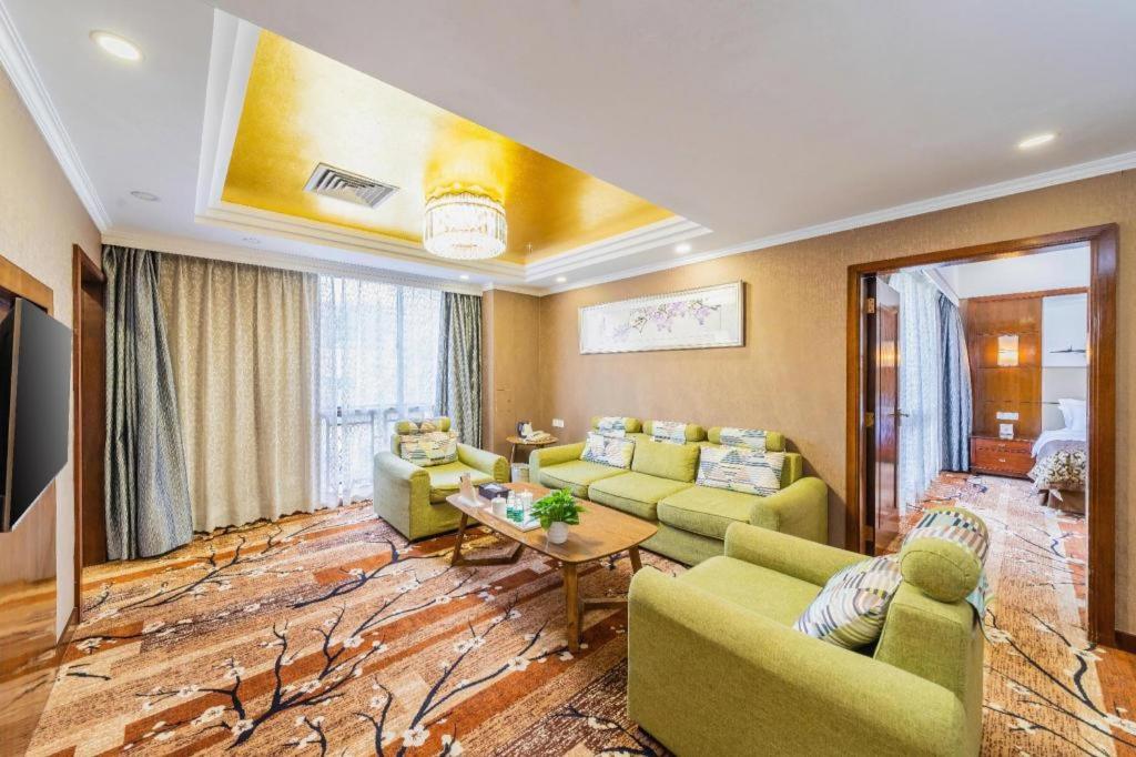 LIYUAN HOTEL 43/63