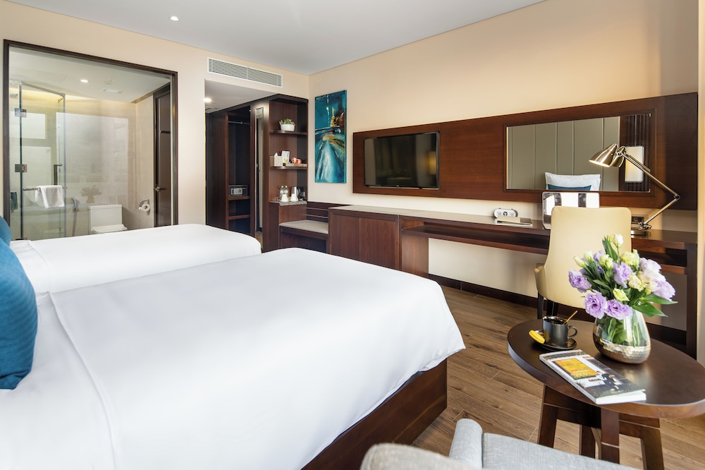 DELUXE, TWIN BEDS