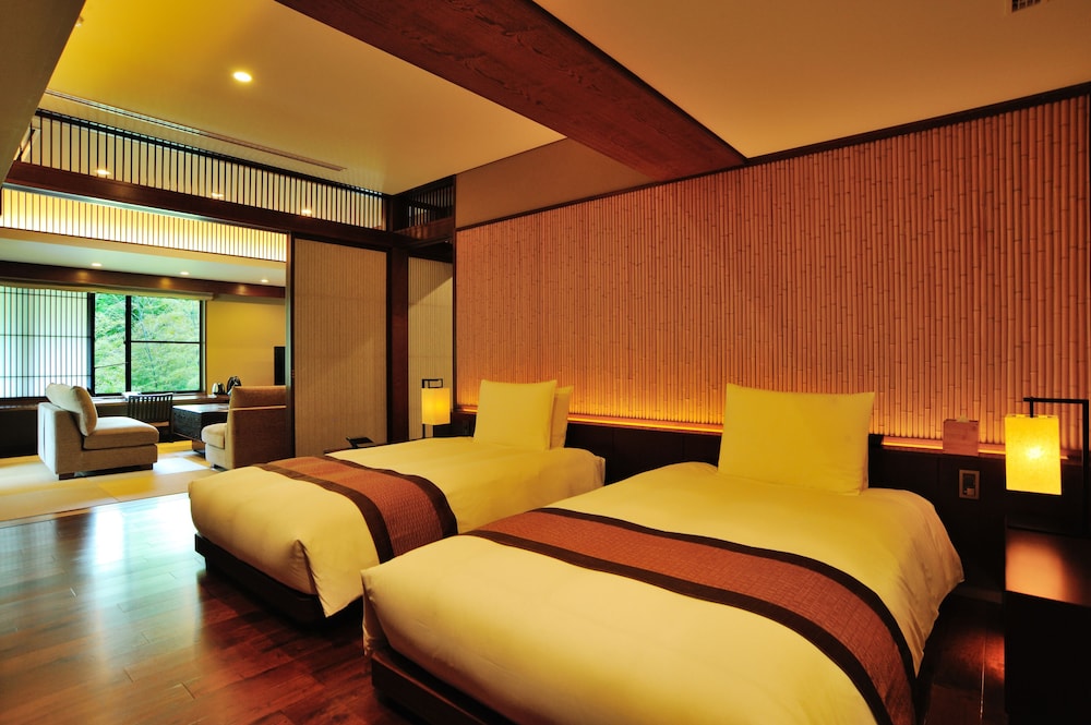 CYPRESS, SUITE, MOUNTAIN VIEW
