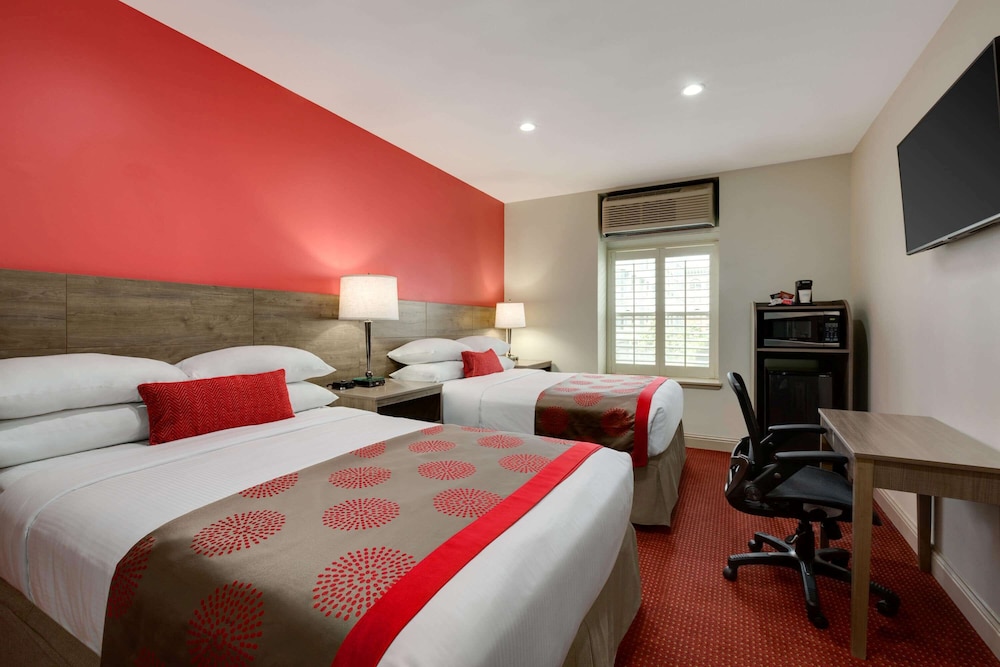 Ramada by Wyndham Oakland Downtown City Center 9/42