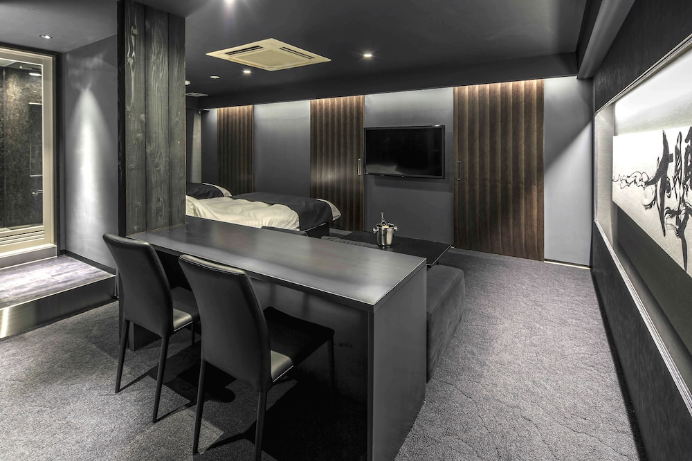 Hotel The Grandee 42/48