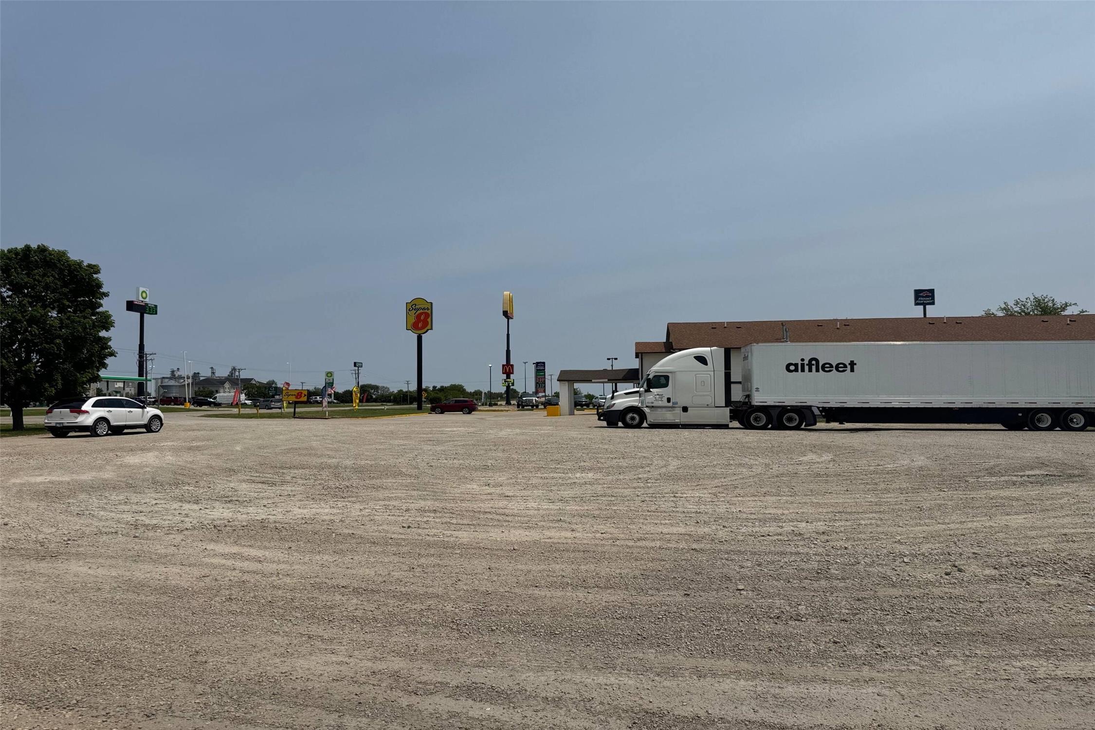 Super 8 By Wyndham Mendota 16/16