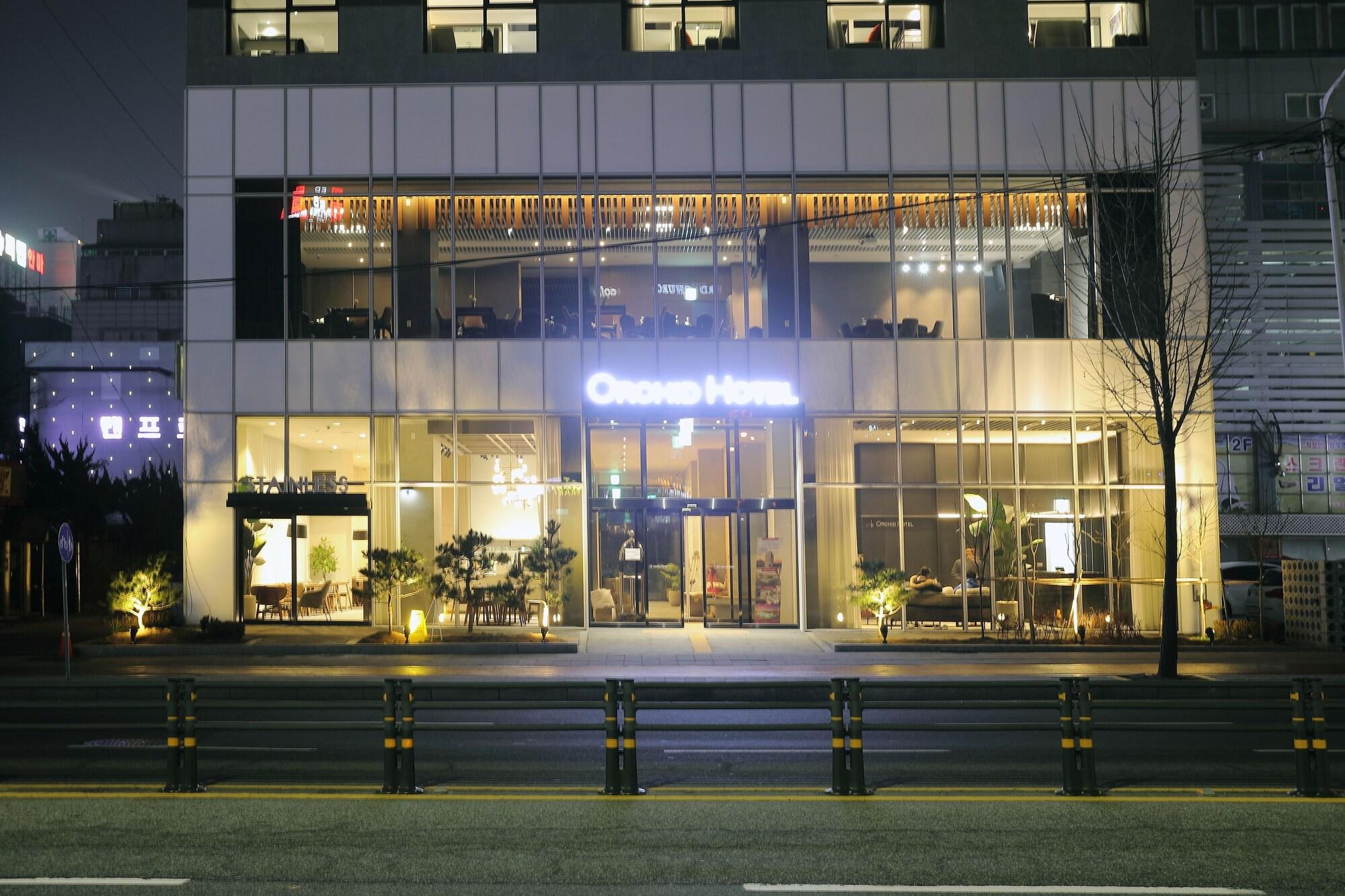 Orchid Hotel 1/50