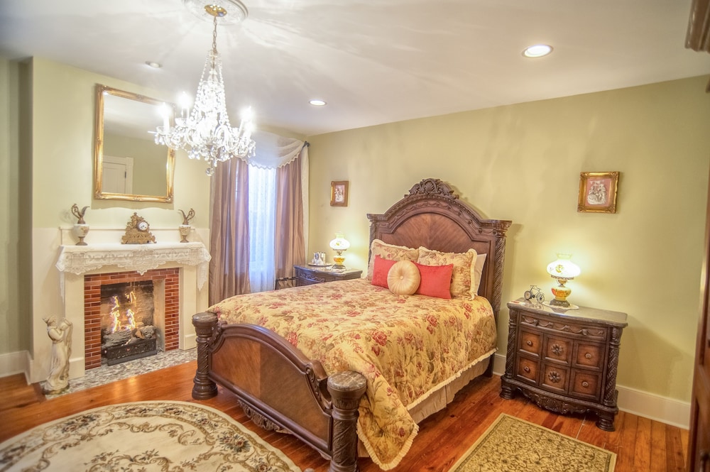 Queen Bed