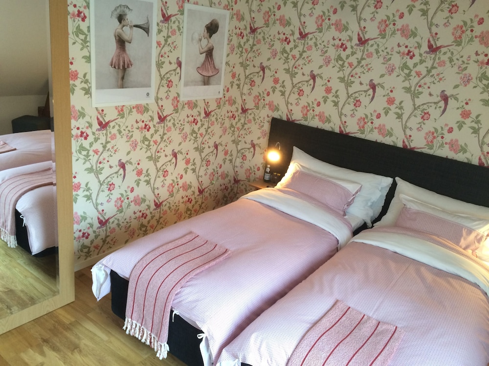 Annas Hotell 11/50