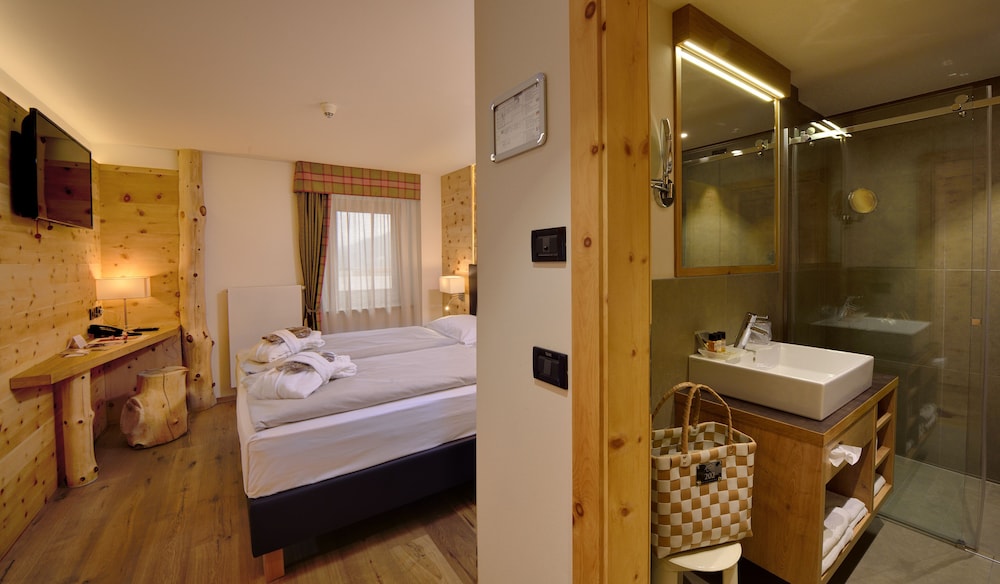 Hotel Palace Ravelli 23/83