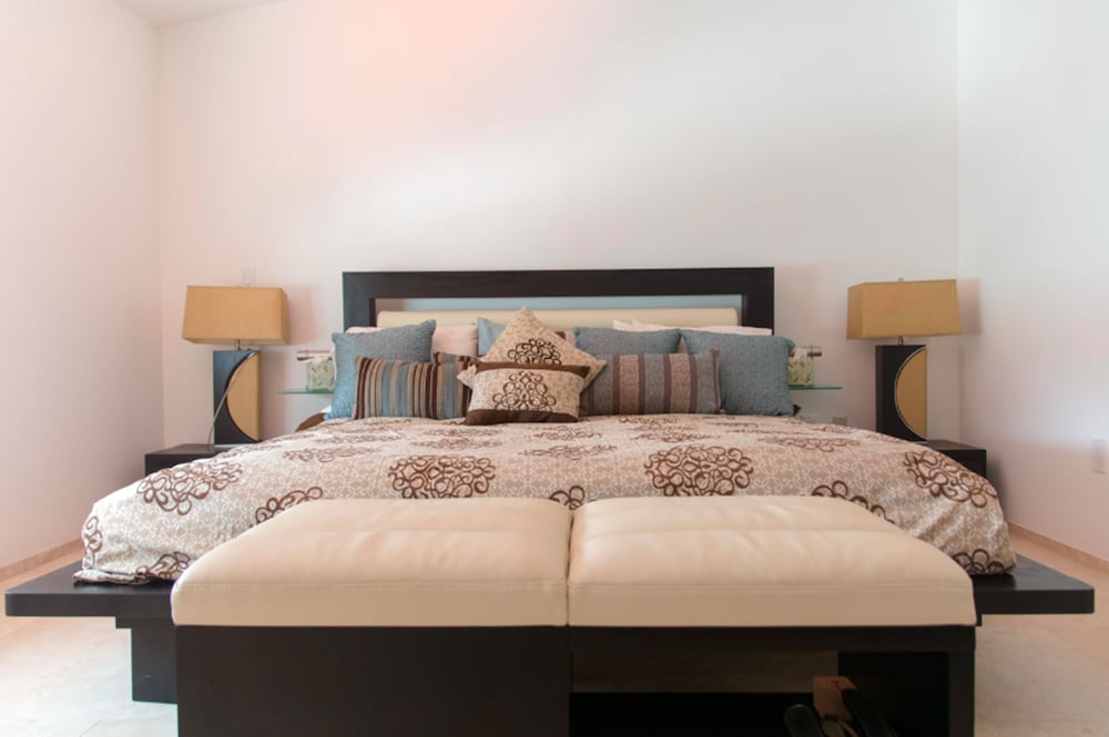 HBK Villa Rentals 15/36