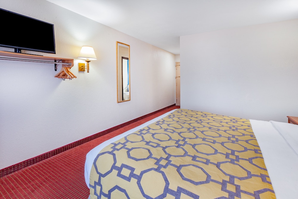 Baymont by Wyndham Perrysburg/Toledo 24/73