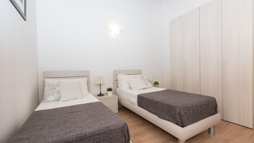 Rental In Rome Rosselli Palace Deluxe 3 Apartment 20/50