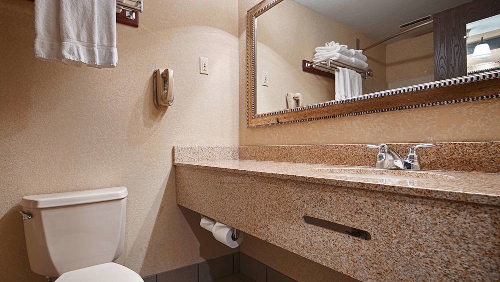 Best Western Plus Rama Inn 28/54