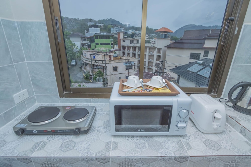 RoomQuest the Peak Patong Hill 42/52