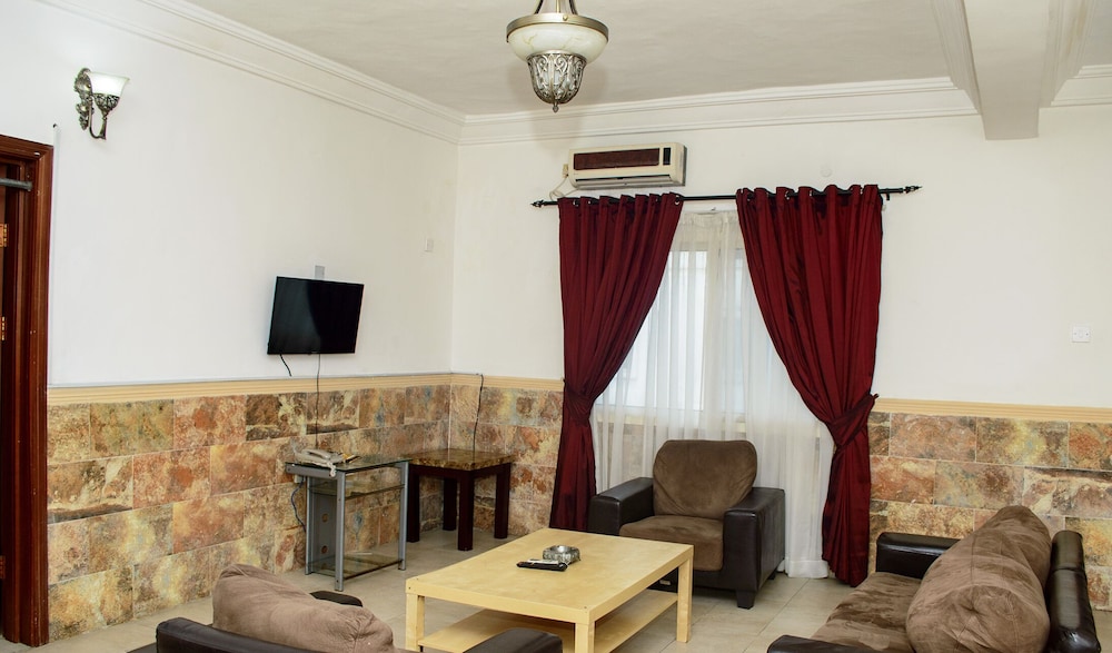 Bougainvillea Hotel 27/38