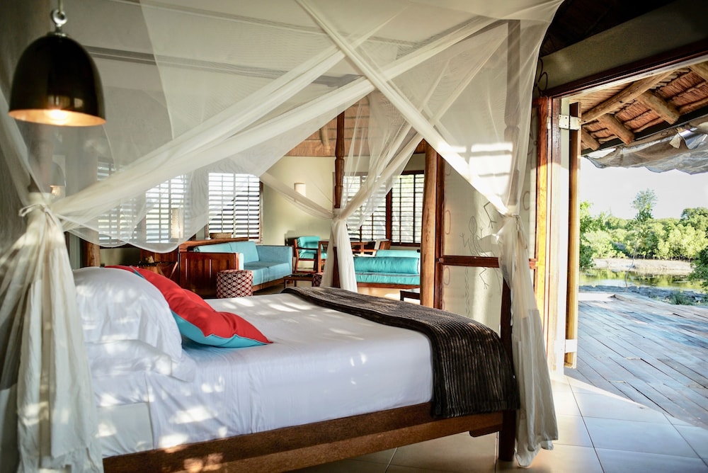 Family, Villa, Queen and Twin Beds, Lagoon View