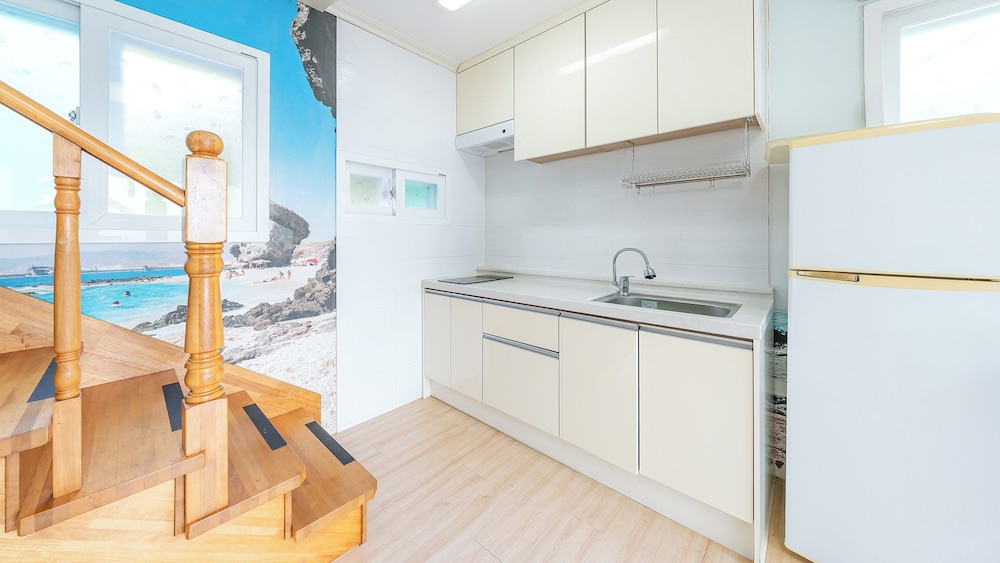 Tongyeong Blue House Pension 34/48