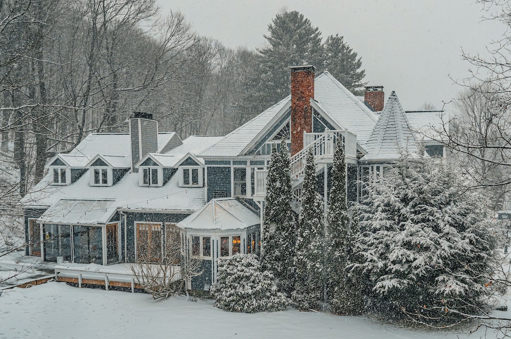 The Cornell Inn, Lenox 66/71