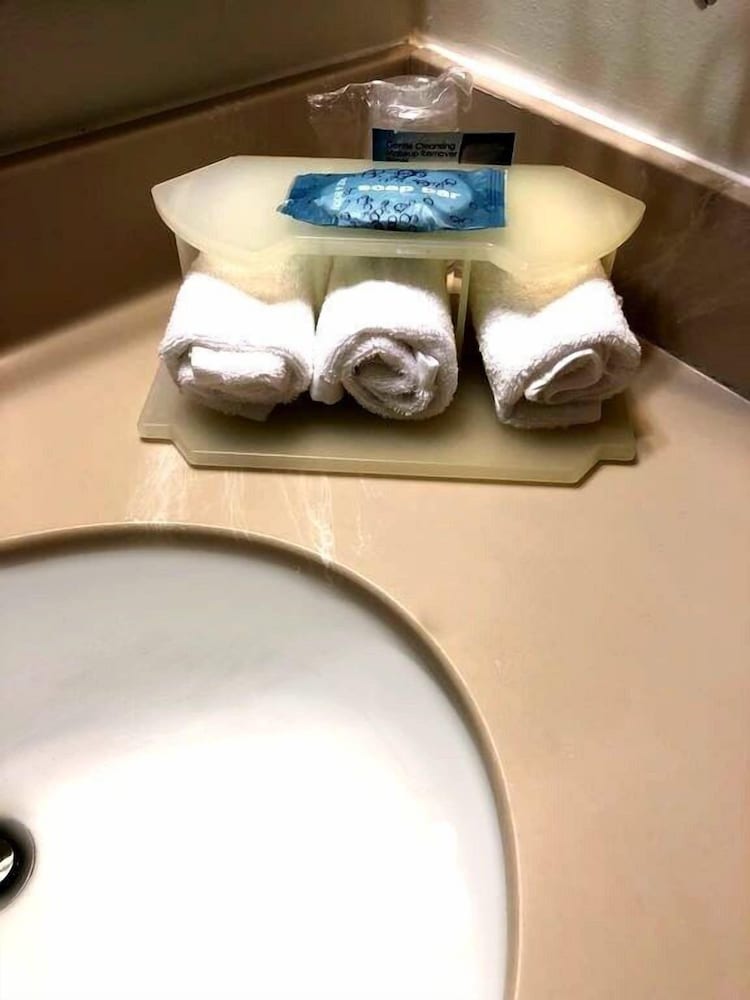 Cedar Stables Inn And Suites 11/17