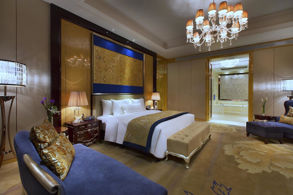 GRAND, TWIN BEDS