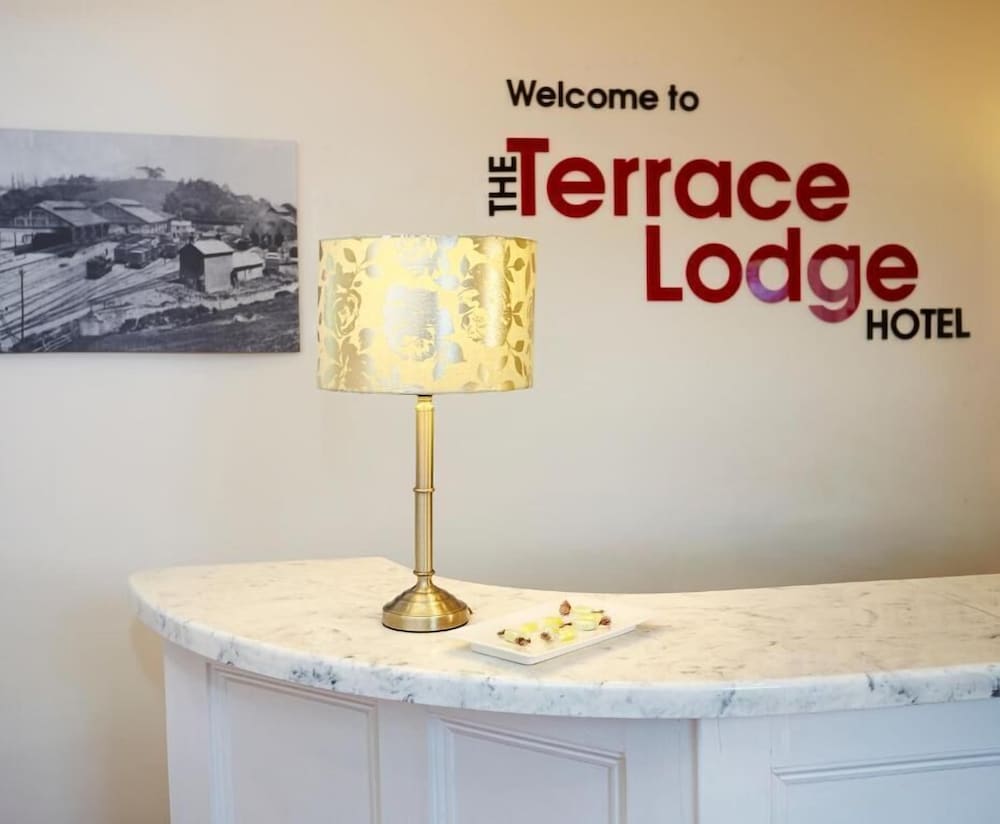 The Terrace Lodge Hotel 42/48